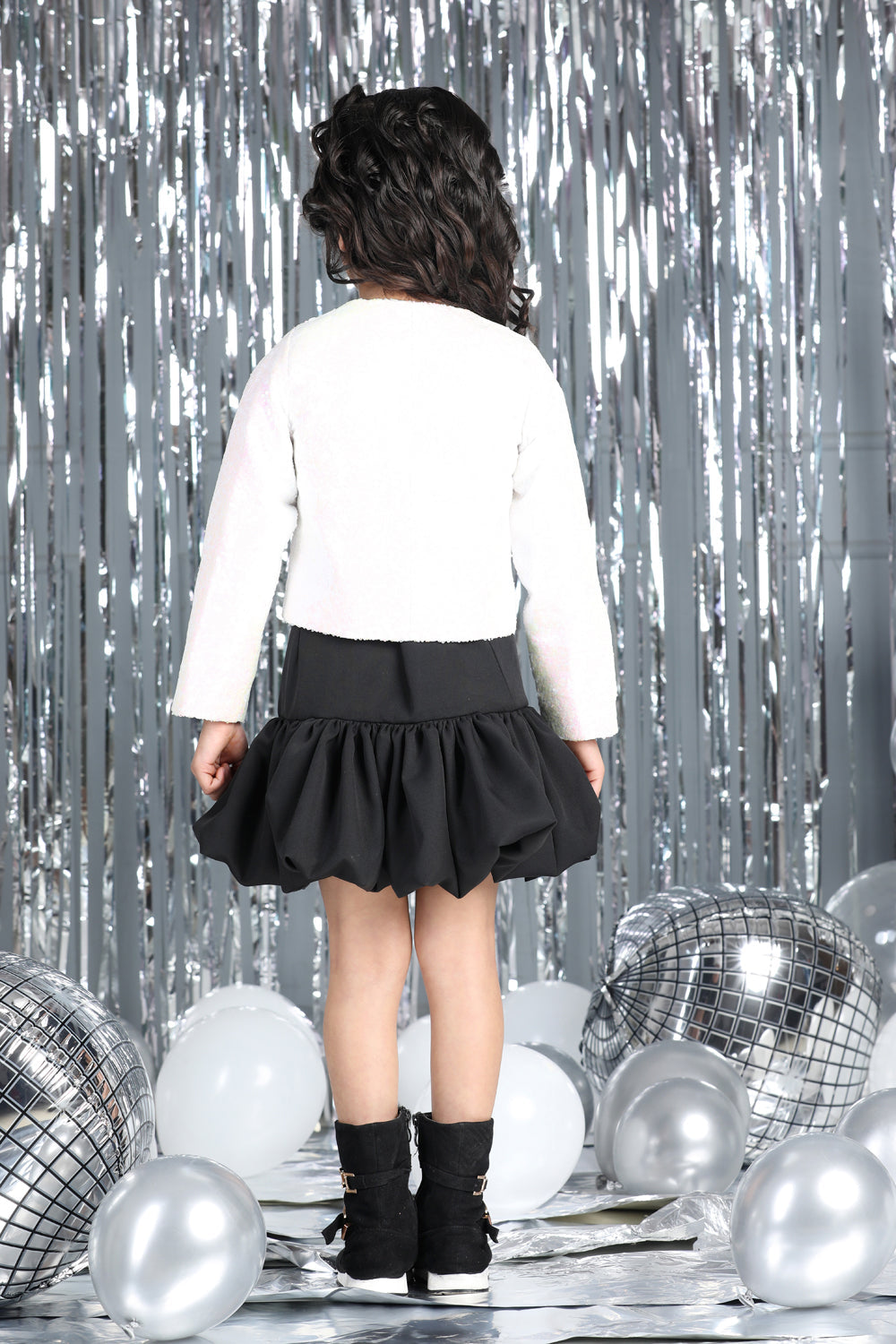 Two Piece with Bow Detsails