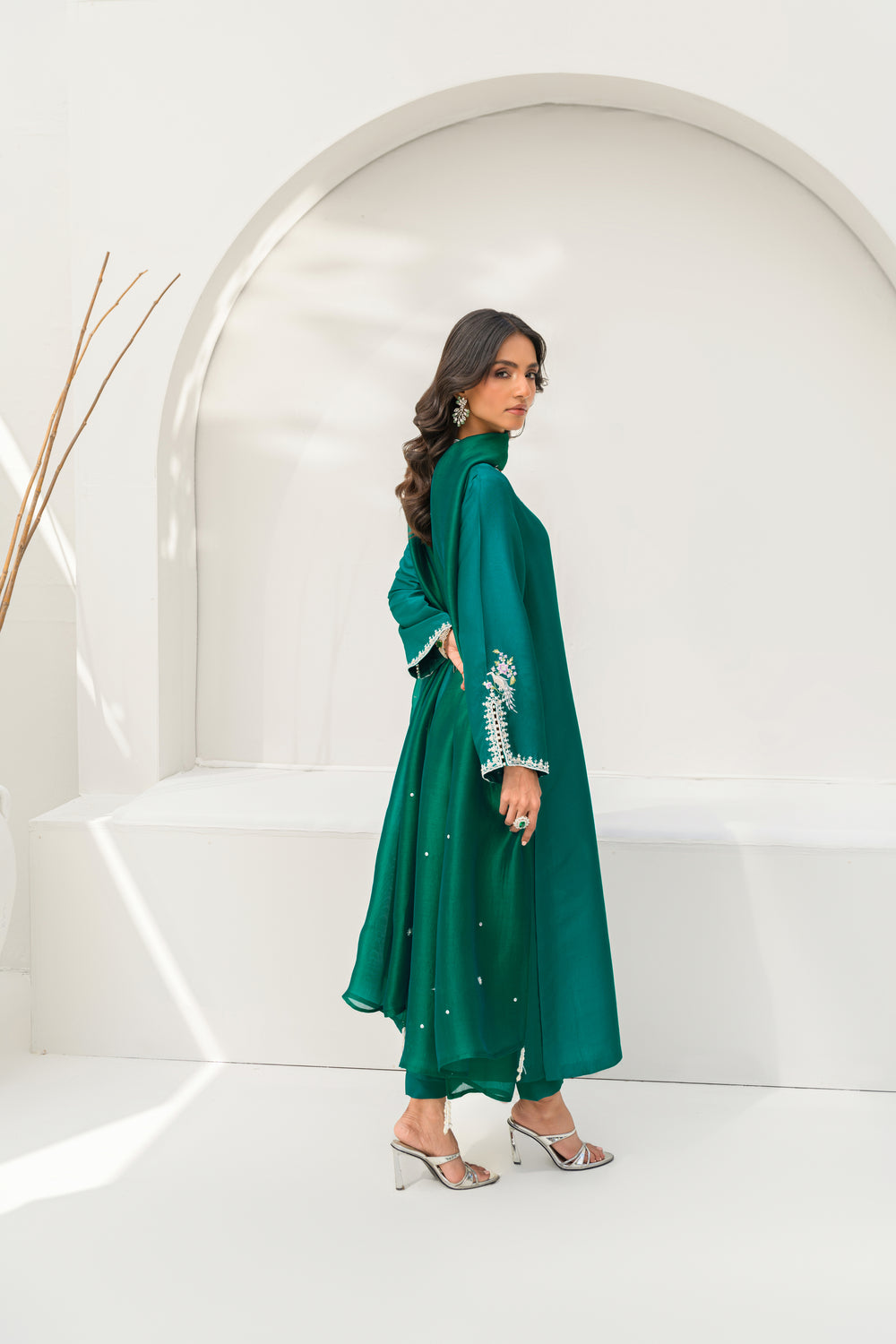 Khushboo &amp; Pankaj Women Emerald Green Embroidered Silk Suit Set
