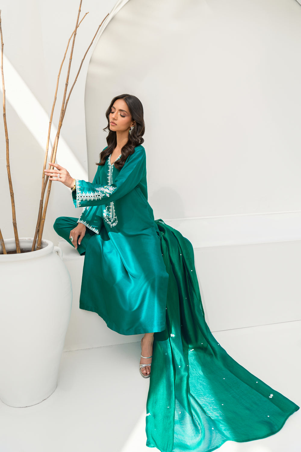 Khushboo &amp; Pankaj Women Emerald Green Embroidered Silk Suit Set