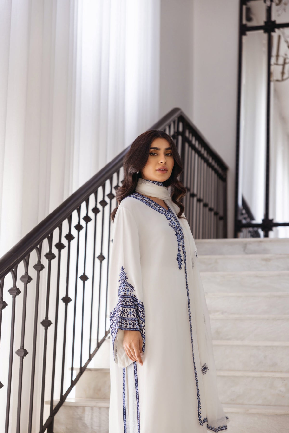 Khushboo &amp; Pankaj White Women Embroidered Kurta Pant Dupatta Set
