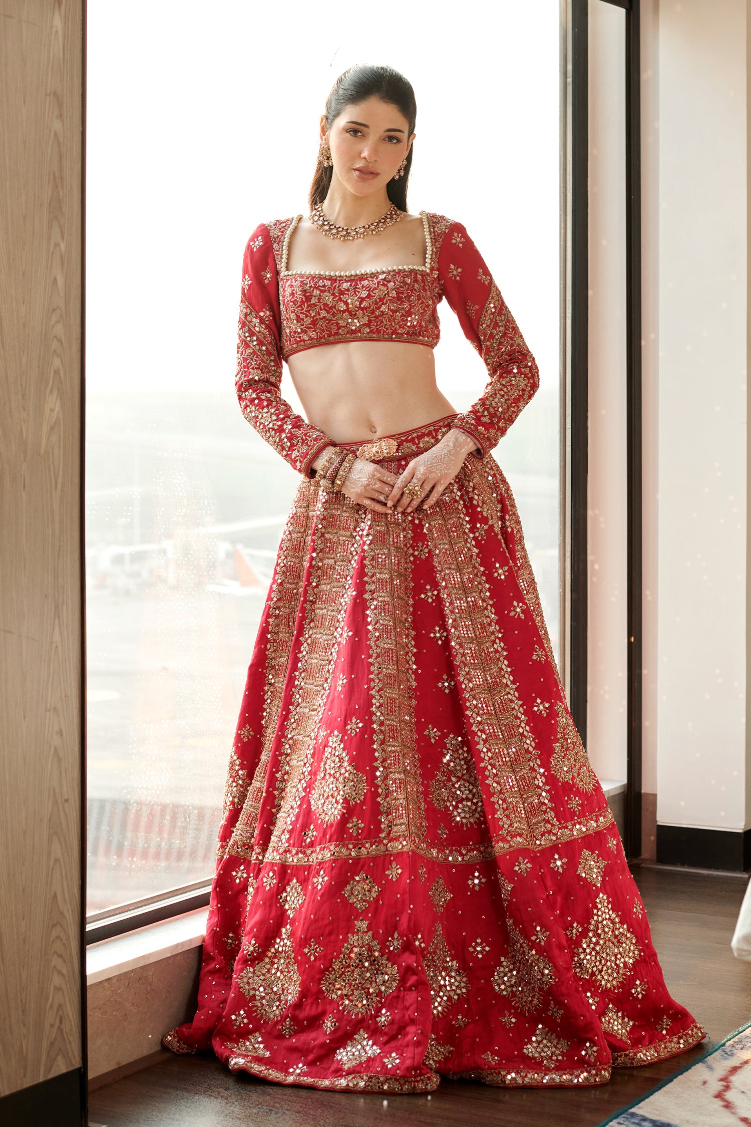 Aayna Lehenga Set. 3 (Lehenga + Blouse + Dupatta)