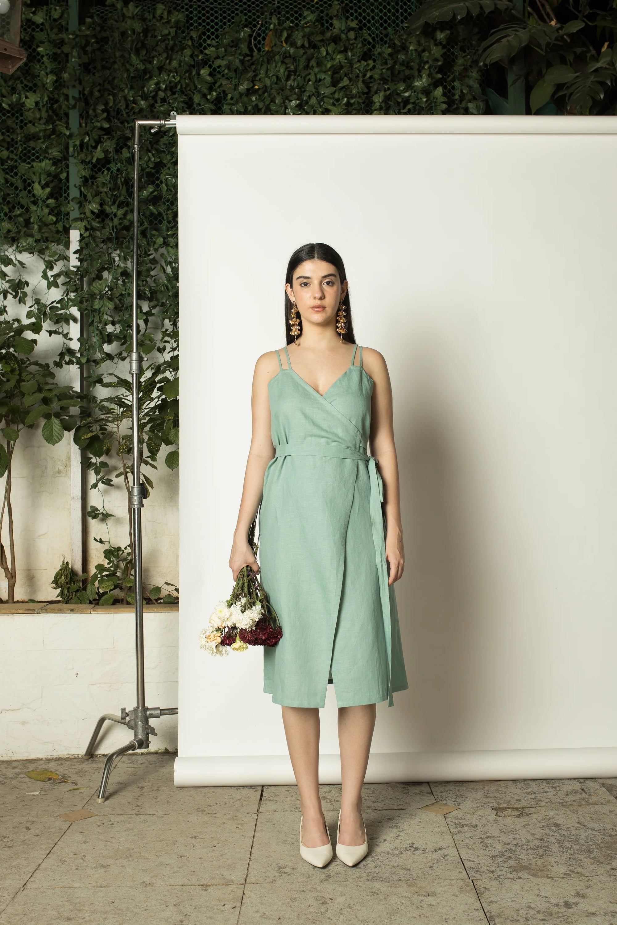 STRAPPY WRAP-AROUND MIDI