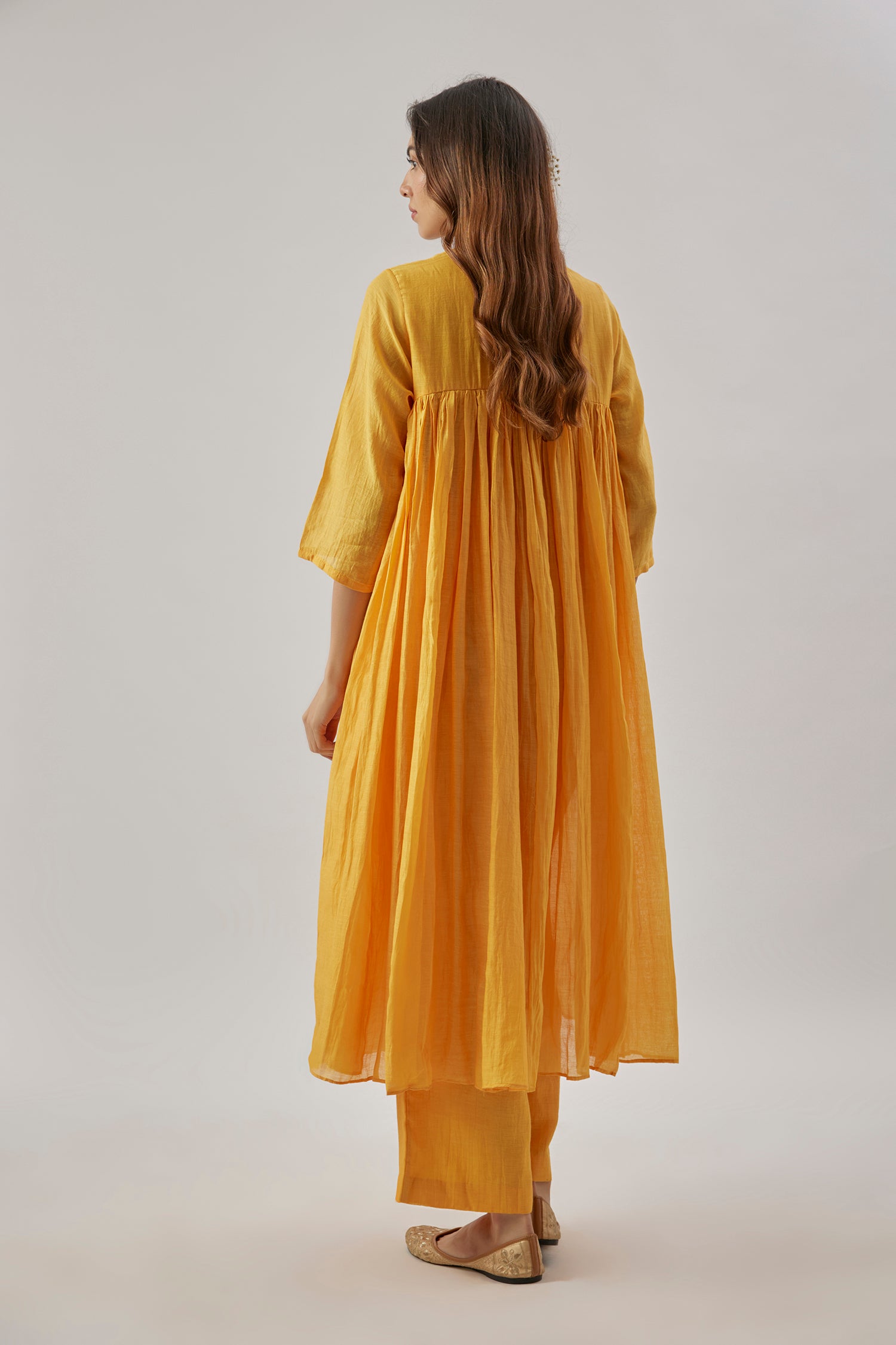 Sunehri kurta set