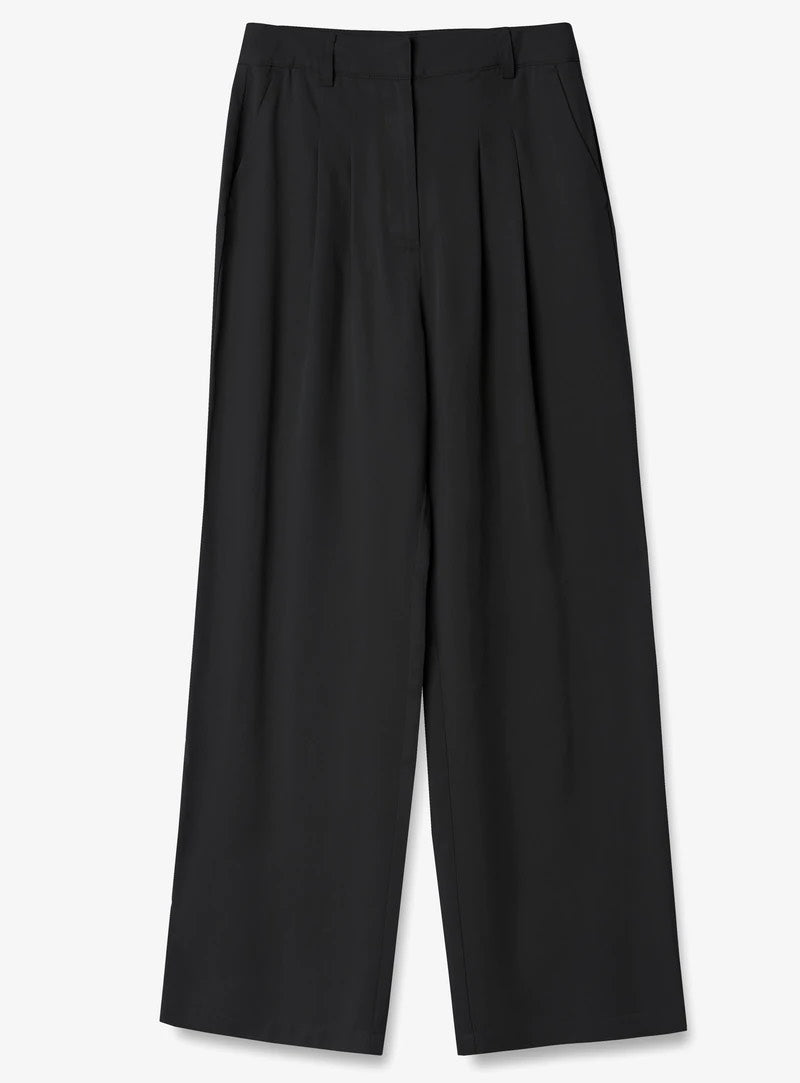 Women Black Pleated Wide Leg Trousers with Belt Loops