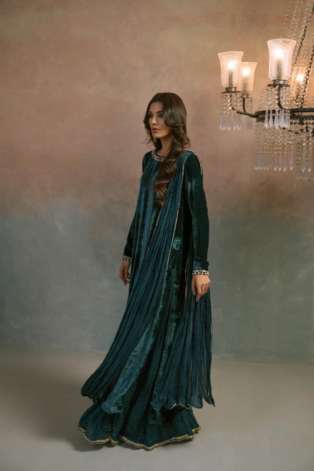 Evara Flow Velvet Suit Set