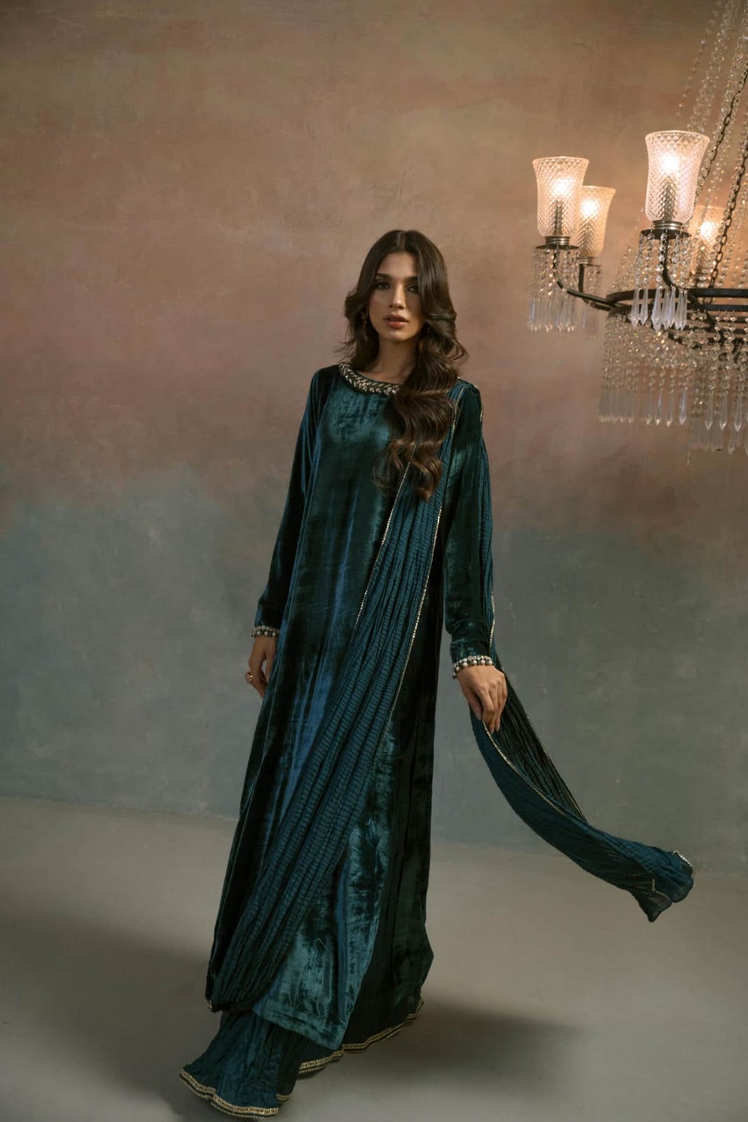 Evara Flow Velvet Suit Set